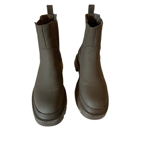 Women Classic Chelsea Boots Chunky Platform Lug Sole Pull On Mid Calf Boots - Picture 11 of 11